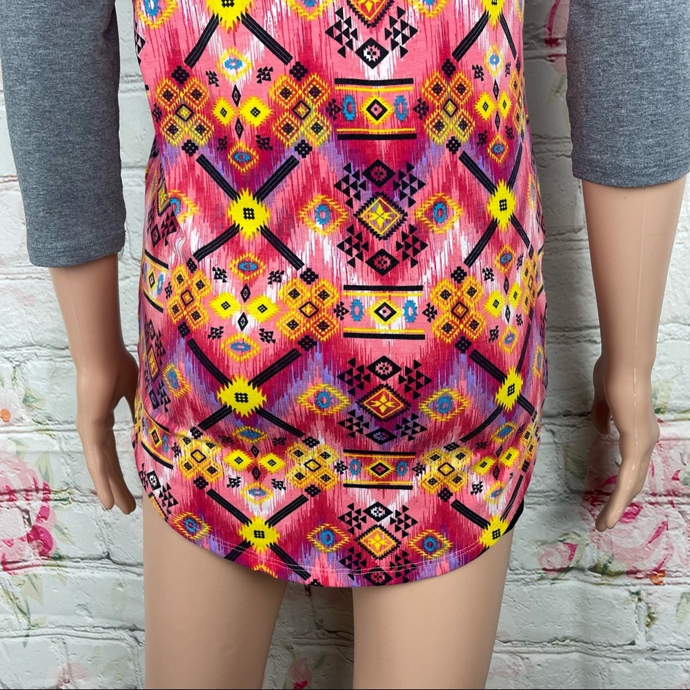 LuLaRoe XXS 3/4 sleeve T-shirt Cute print‎ - Picture 4 of 7